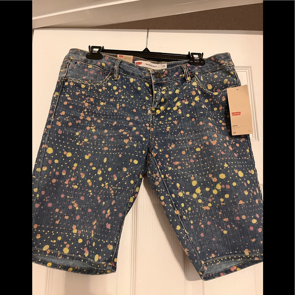 Womens LEVIS shorts